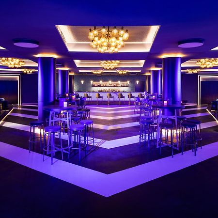 Kings' Valley Medical & Spa Hotel Kazanlŭk Exterior foto The interior of the nightclub
