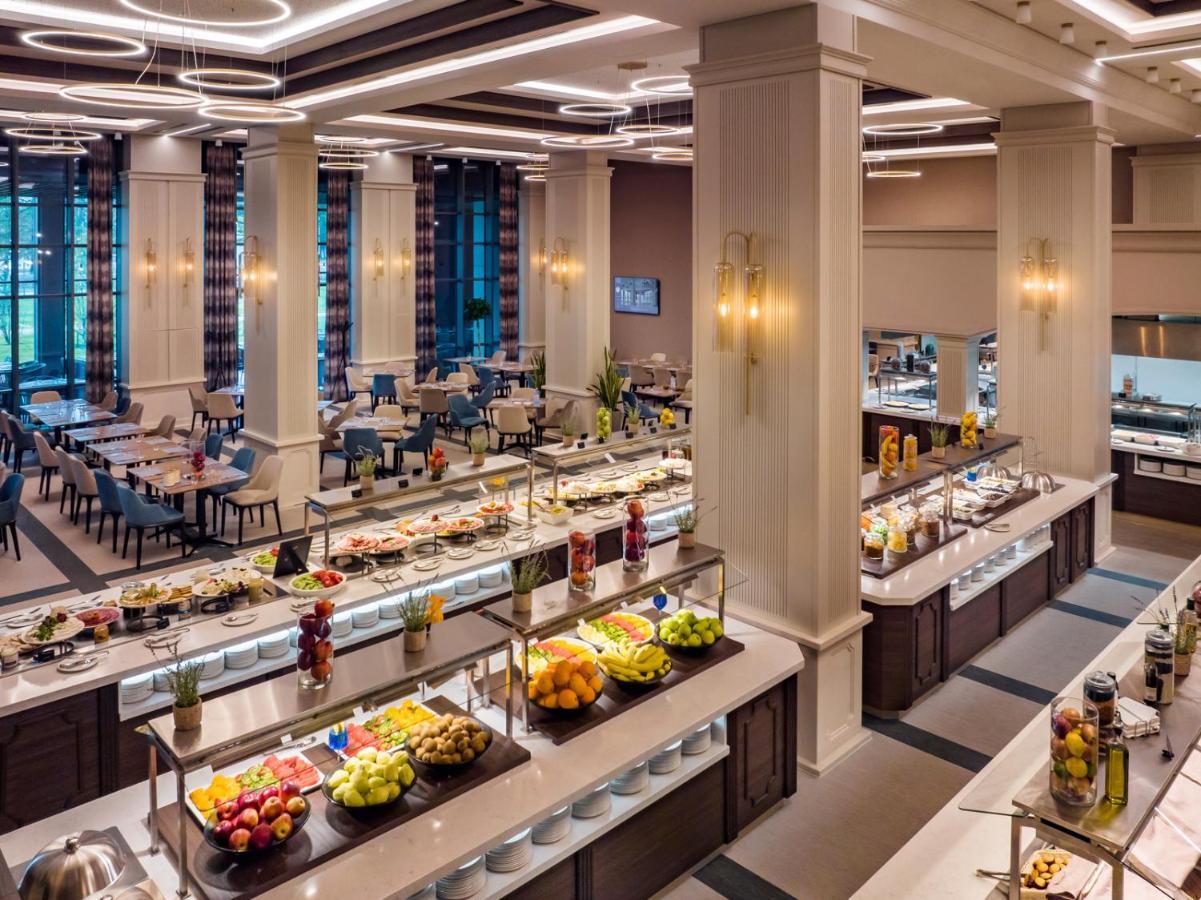 Kings' Valley Medical & Spa Hotel Kazanlŭk Exterior foto The buffet at the hotel