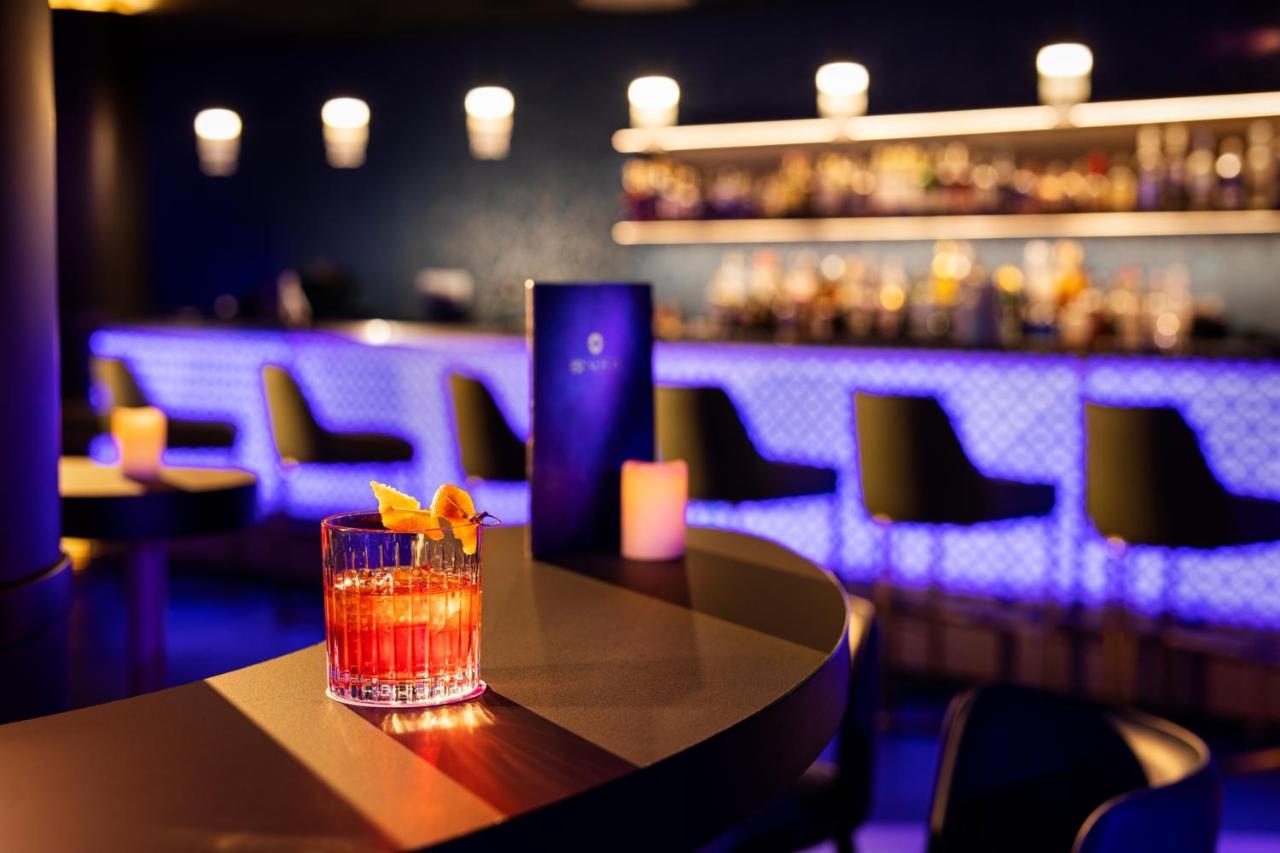 Kings' Valley Medical & Spa Hotel Kazanlŭk Exterior foto The bar at the London Hilton on Park Street