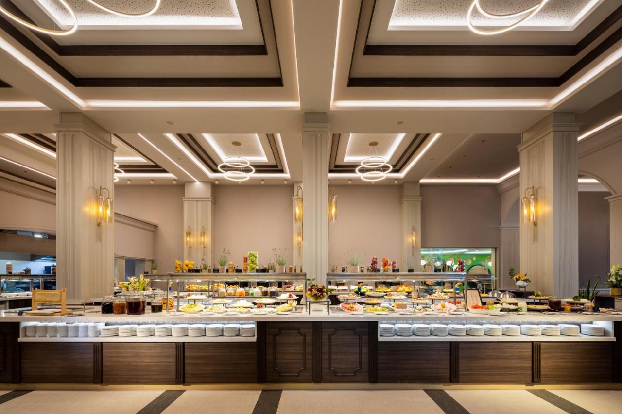 Kings' Valley Medical & Spa Hotel Kazanlŭk Exterior foto The buffet at the Grand Hyatt Manila
